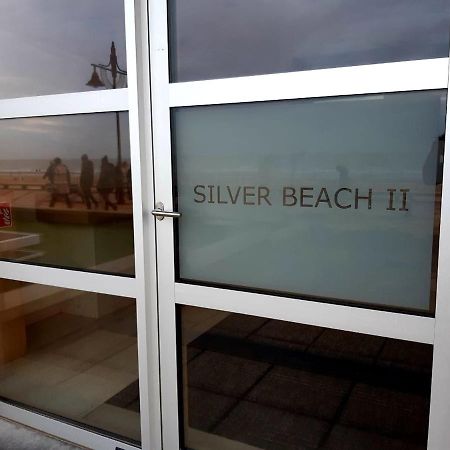 Relax @The Beach De Haan Exterior photo